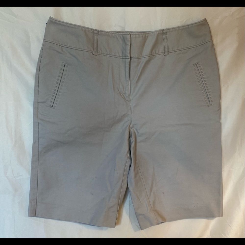 14 Dana Buchman Tan Khaki Shorts